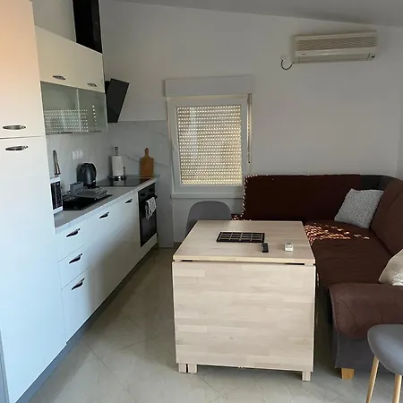 Apartment Marija Pakostane